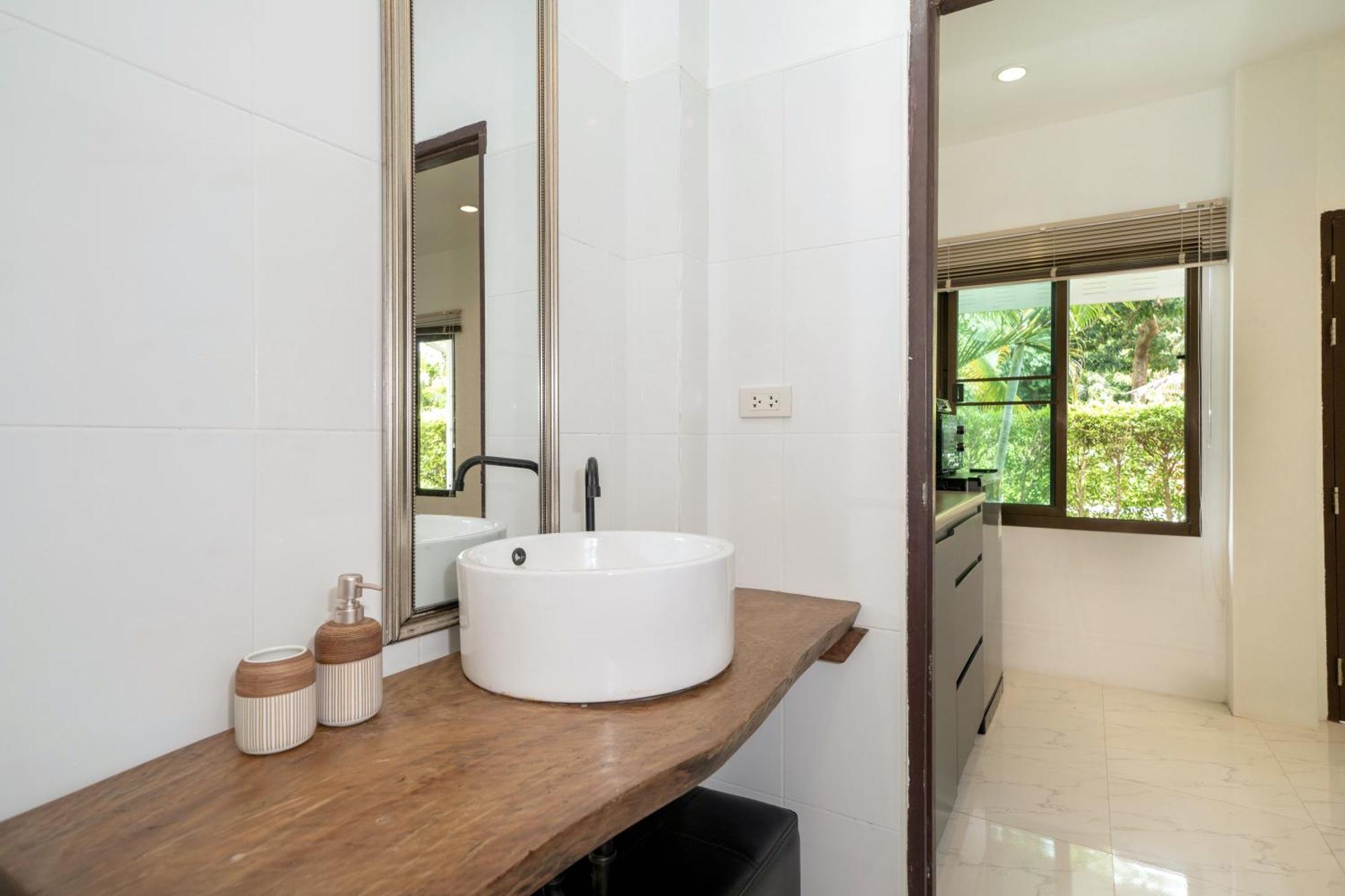 Oxavia Garden Oasis In Nai Harn - Your Private Tropical Garden With 3 Cabins And Jacuzzi Rawai エクステリア 写真